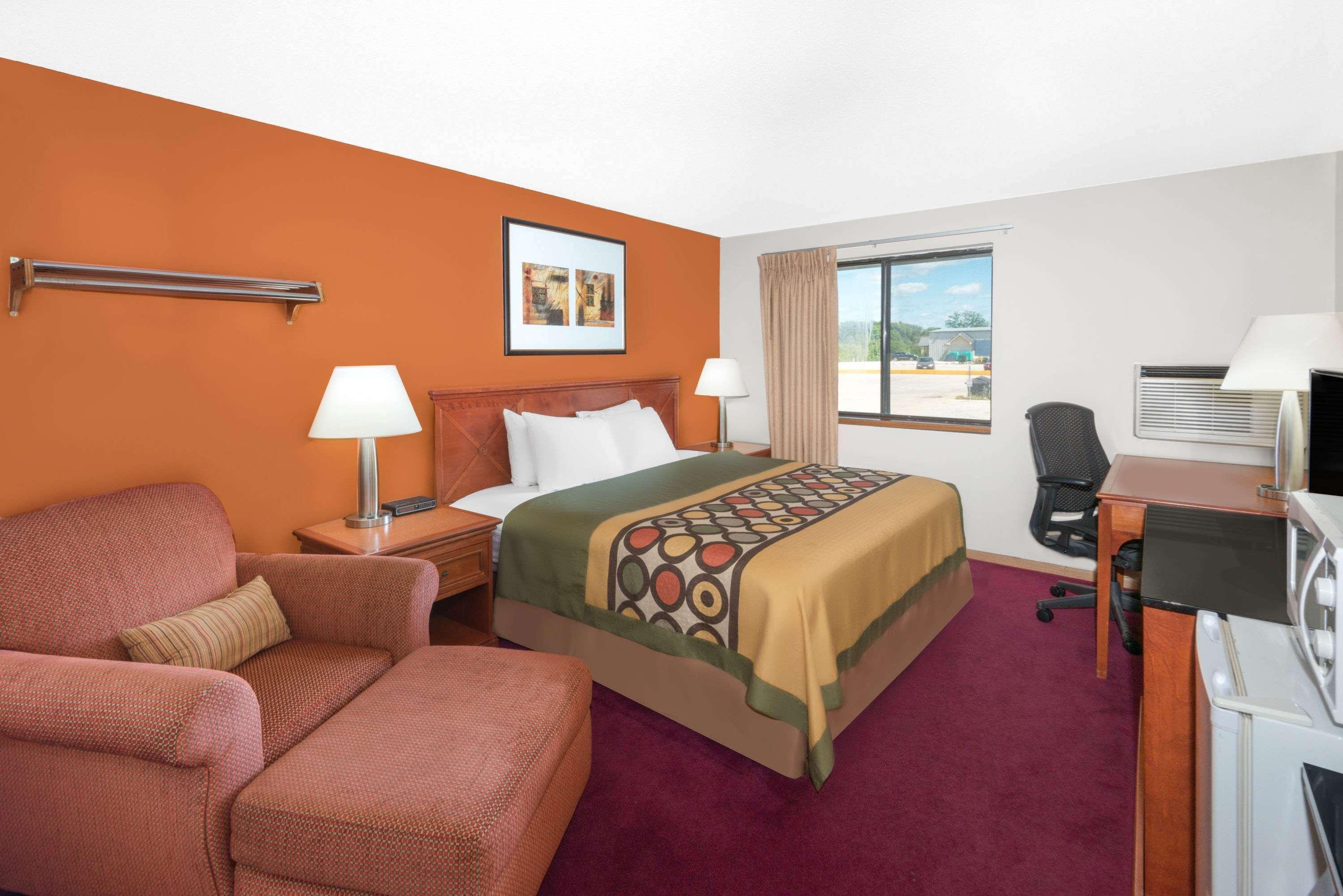 Super 8 By Wyndham Algona Hotell Exteriör bild