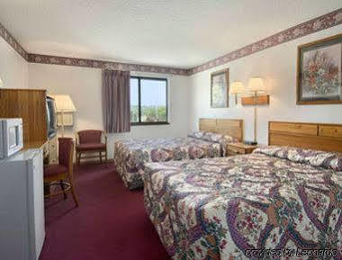 Super 8 By Wyndham Algona Hotell Exteriör bild